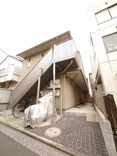 エクセル南太田のエントランス