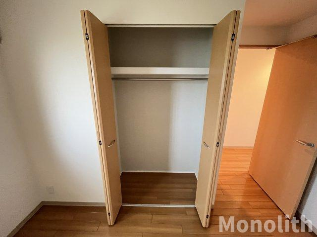 貝塚市澤の賃貸マンションの収納