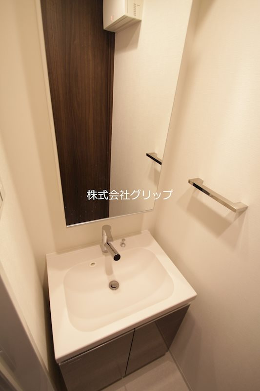 横浜市西区久保町の賃貸マンションの独立洗面台