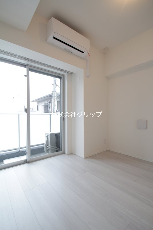 横浜市西区久保町の賃貸マンションの洋室