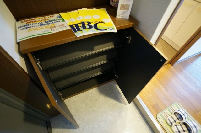 エリーフラッツ上桂の収納