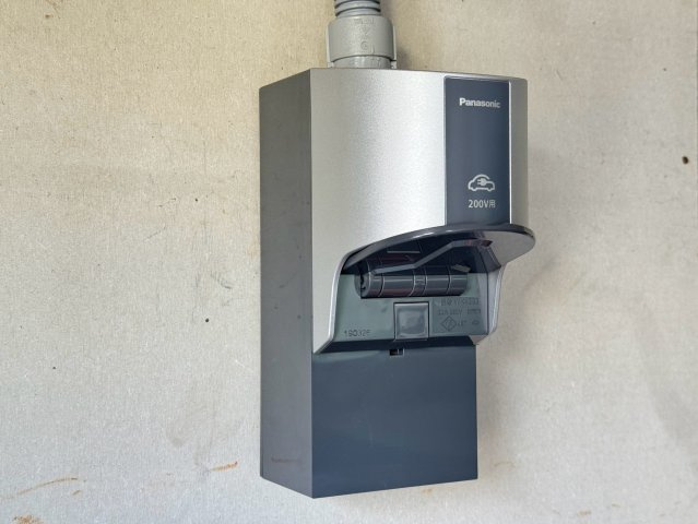 北49条東10丁目　一戸建てのその他|車庫内に設置されたEV電源設備