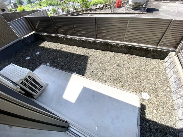 カーサアリエッタA・B・C　C棟の庭