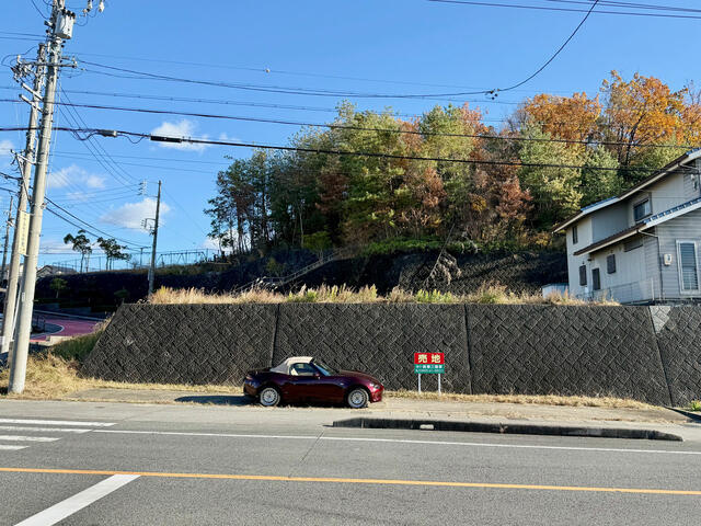 瀬戸市東松山町の売地のその他|北西側道路正面より全景