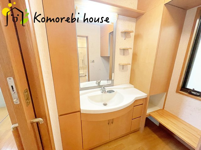 上尾市小泉　中古戸建の独立洗面台|独立洗面化粧台付き