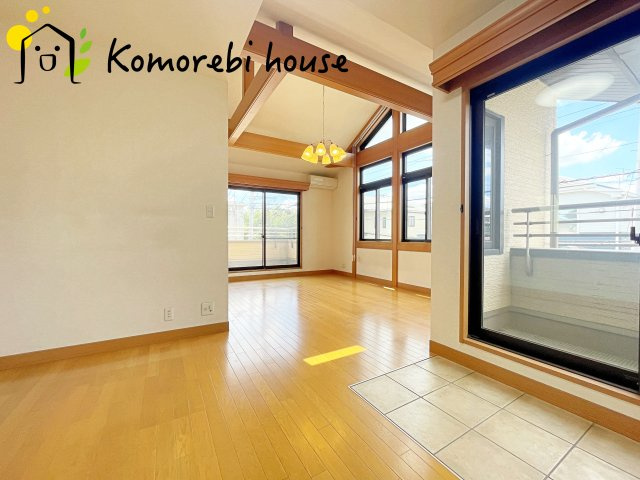 上尾市小泉　中古戸建の居間・リビング|居間です
