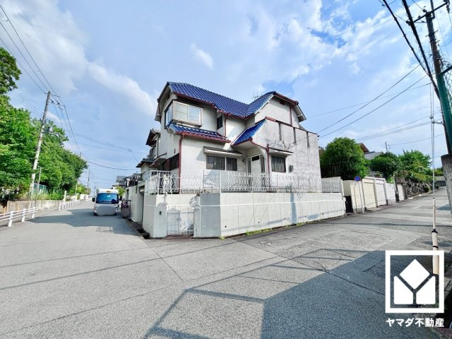 八幡市男山松里の外観