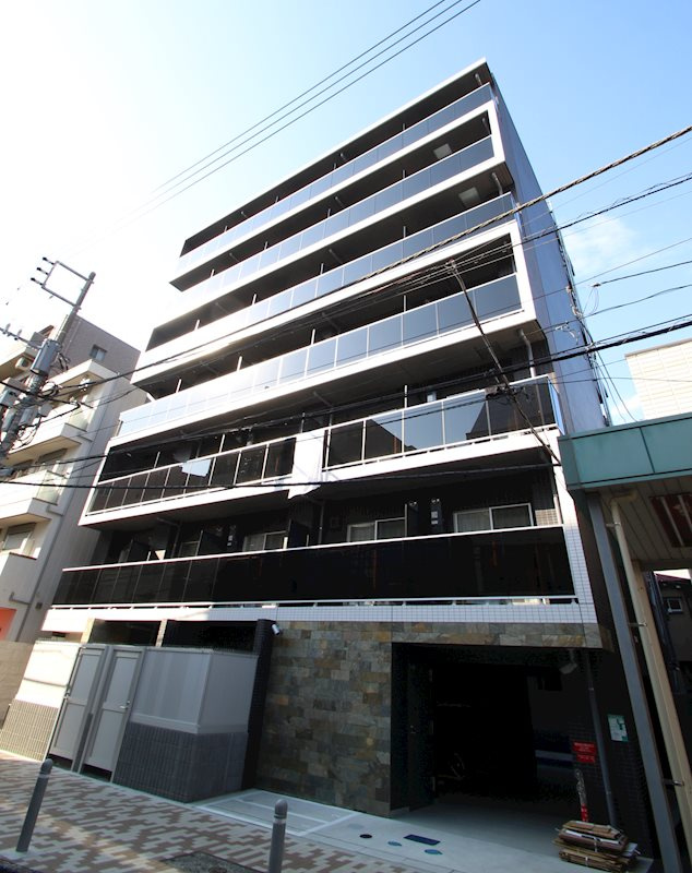 横浜市西区中央２丁目の賃貸マンションの外観