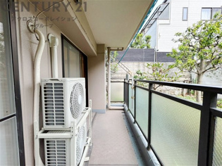 大きなシンクでお鍋などの大きな調理器具を洗う際にも便利です。