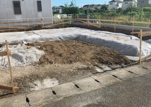 【設備】 | 敷地内には、散水栓や立水栓があります。水道水を直接利用できるため、水を運ぶ手間を省くことが出来ます。大量の水を必要とする洗車作業や清掃などに役立ちます。その他設備とあわせて、現地でご確認ください。
