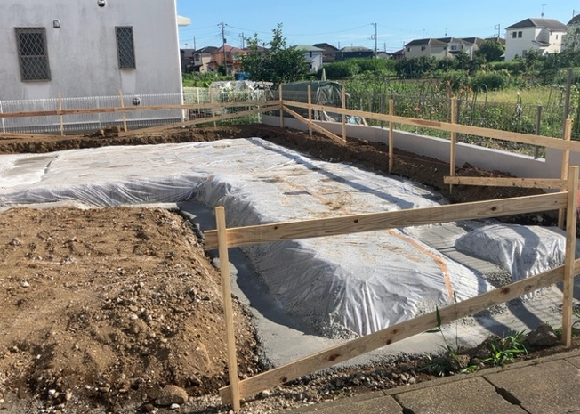 【外観】 | 物件の詳細については、現地を見てわかること以外に、役所や法務局などで調べないとわからないことがあります。そのため、現地に行く場合は、もしこの物件を買ったらどのような生活ができるかをイメージしましょう。