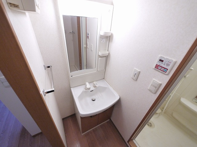 コンフォールレジデンスの洗面所|コンパクトで使いやすい洗面所