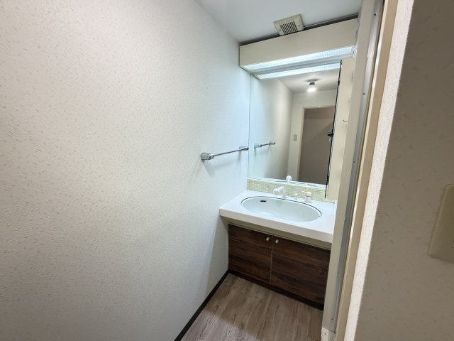 ダイアパレス前橋南町の独立洗面台|■独立洗面化粧台