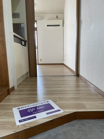 チヒロハイツの玄関
