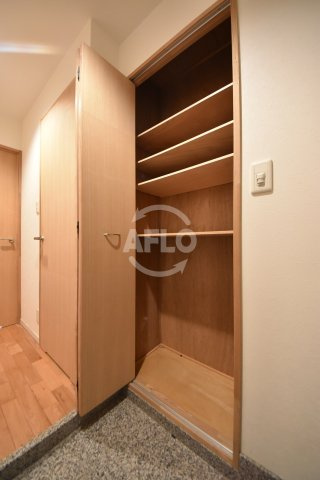 FUKUE BLD松ヶ枝町の収納|FUKUE BLD松ヶ枝町　シューズボックス