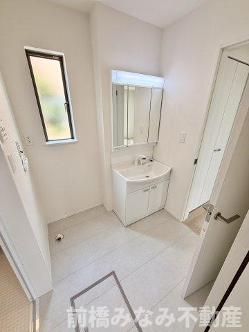 【新築】前橋市朝日が丘町　限定１棟　ハートフルタウン　新築建売の独立洗面台|独立洗面台です