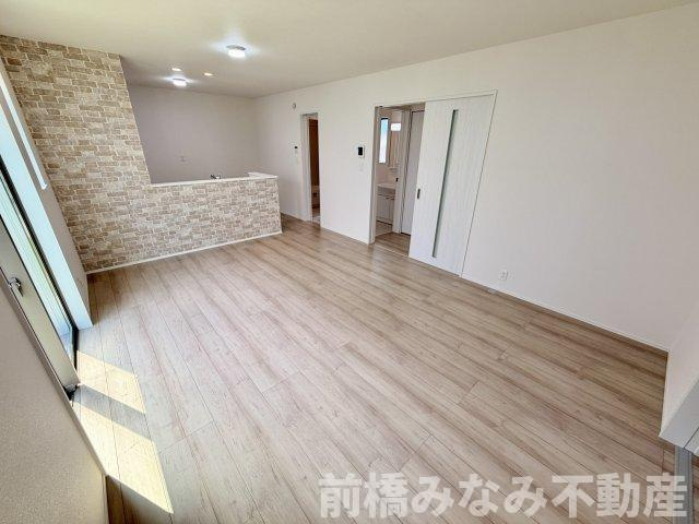【新築】前橋市朝日が丘町　限定１棟　ハートフルタウン　新築建売の居間・リビング|こちらのリビングで趣味の時間をお楽しみください