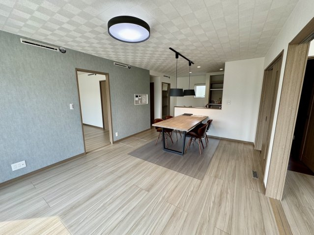 【新築平屋Z空調】渋川市行幸田　限定1棟　新築建売の居間・リビング
