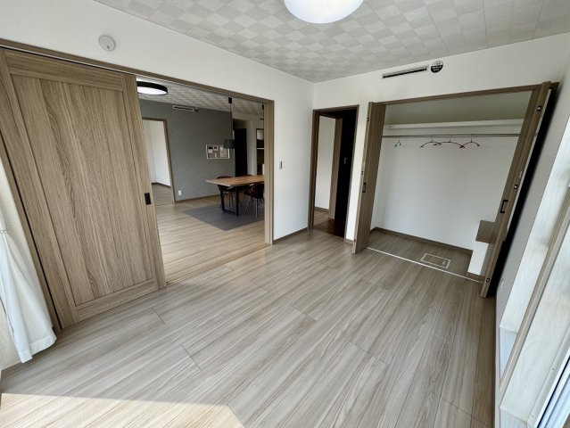 【新築平屋Z空調】渋川市行幸田　限定1棟　新築建売の洋室