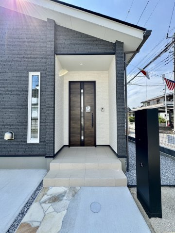 【新築平屋Z空調】渋川市行幸田　限定1棟　新築建売の玄関