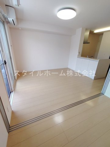 Ｂｅｌｌ　Ｓｉｌｋの居間・リビング|別部屋写真です。