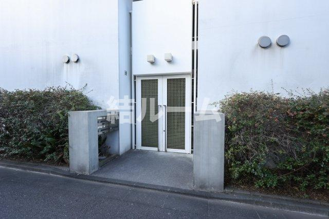 豊島区千早３丁目の賃貸マンションのエントランス