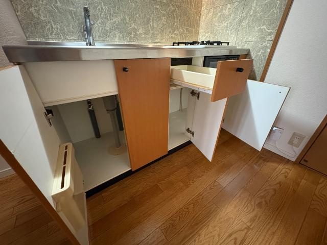 熊本市西区蓮台寺３丁目のアパートのその他|キッチン収納
