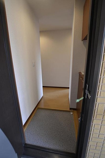 シャーメゾン光明池B棟の玄関