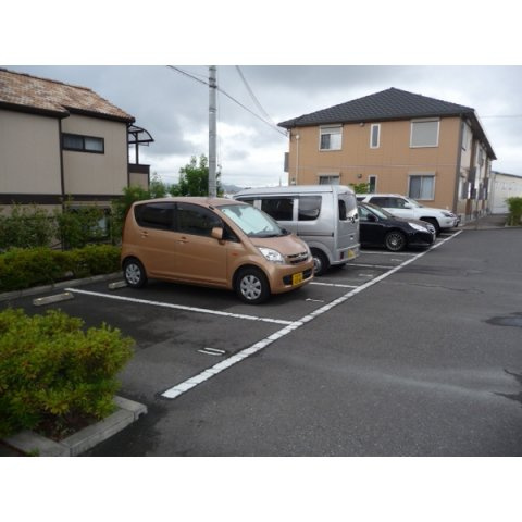 シャーメゾン光明池B棟のその他|駐車場完備です