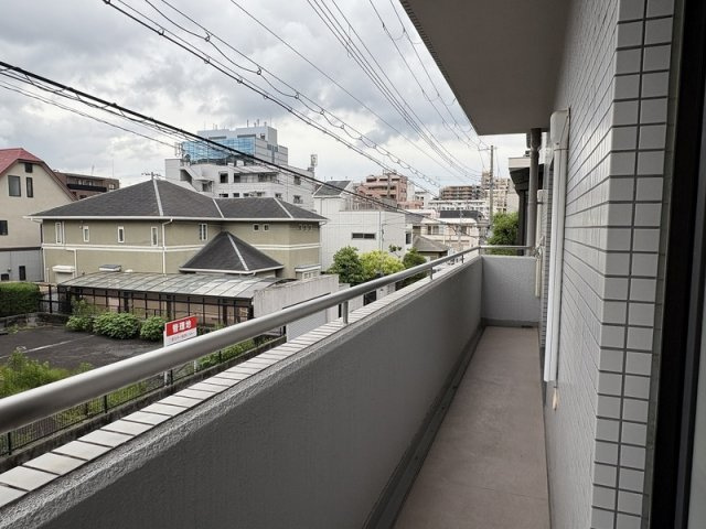 【バルコニー】 | ベルヴィ本山中町