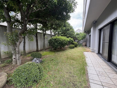 【庭】 | ベルヴィ本山中町