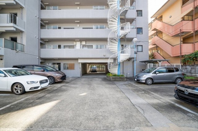 【駐車場】 | ベルヴィ本山中町