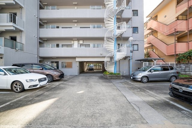【駐車場】 | ベルヴィ本山中町