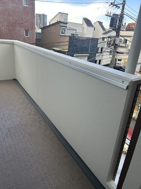 ウィステリアートのバルコニー