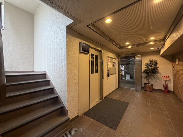 第2コーポラスROSAのエントランス