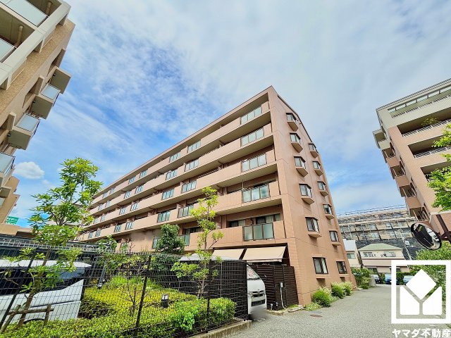 リアージュ西宮門戸厄神の外観|全居室にクローゼットがございますので、お部屋の広さを最大限に活用できます。