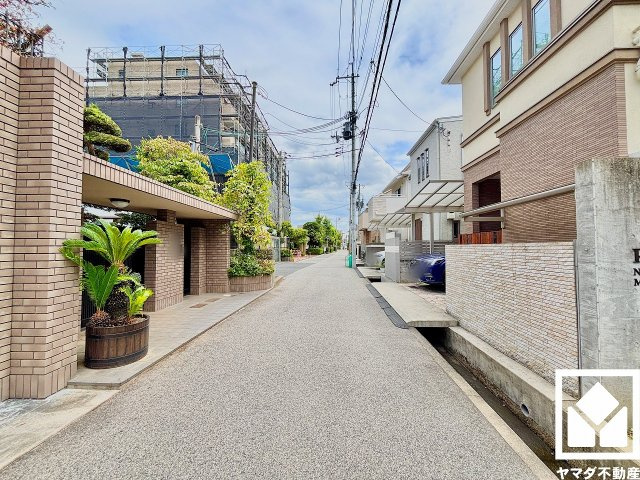 リアージュ西宮門戸厄神のその他|「西宮市立高木北小学校」まで徒歩4分。低学年のお子様の通学にも無理のない距離です。