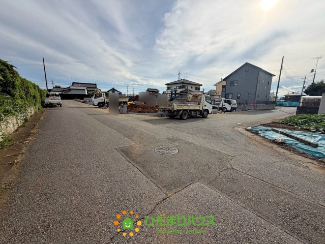 古河下辺見第８　新築一戸建て　01　リーブルガーデンの前面道路含む現地写真|2026/08/07　撮影
