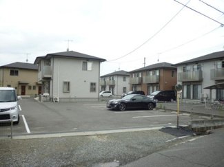 【駐車場】 | エコライフタウン本庄　Ｄ | 駐車場に車を止められます