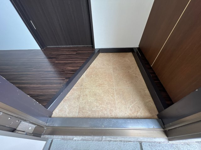 タデノハイツの玄関