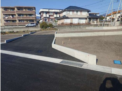 新築戸建　富士市今泉第30　全3棟　3号棟の前面道路含む現地写真