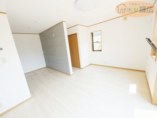 加古川市平岡町二俣　中古戸建の居間・リビング