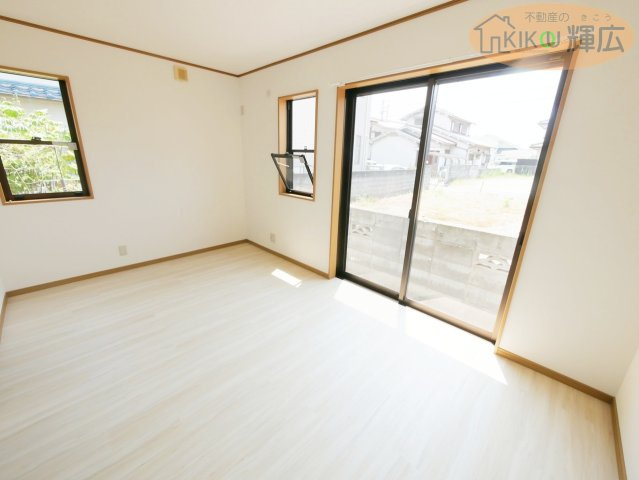 加古川市平岡町二俣　中古戸建の居間・リビング
