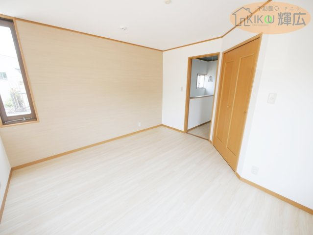 加古川市平岡町二俣　中古戸建の洋室
