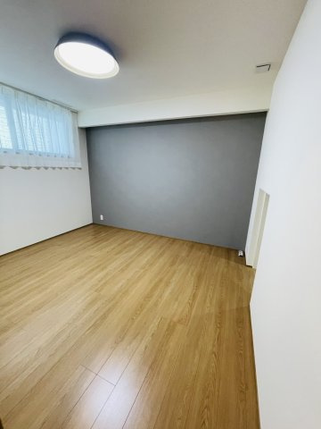 合志市南プレイスの洋室|明るい洋室です
