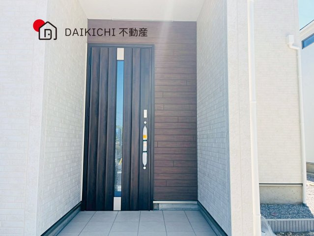 【玄関】 | 久喜市久喜東10期　GRAFARE　DESIGN　新築戸建　全13棟　1号棟