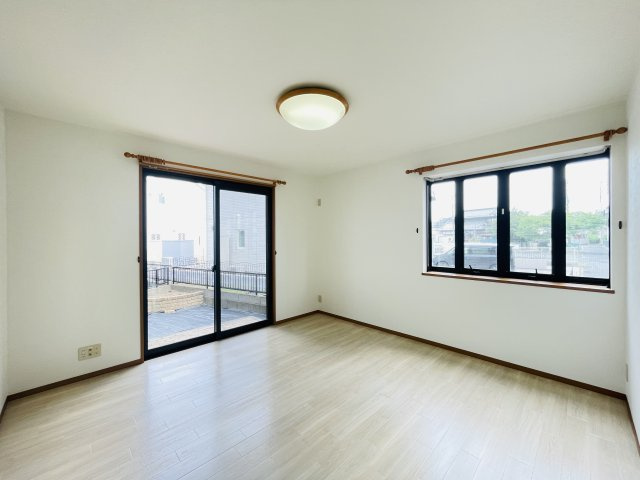 【居間・リビング】 | 久喜市野久喜　中古戸建