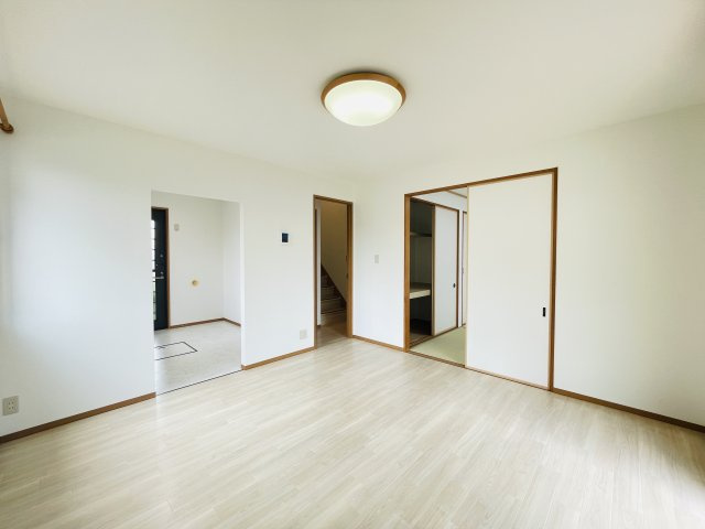 【居間・リビング】 | 久喜市野久喜　中古戸建