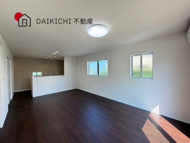 【居間・リビング】 | 久喜市吉羽第7期　ワイウッドコート　新築戸建　全6棟　3号棟