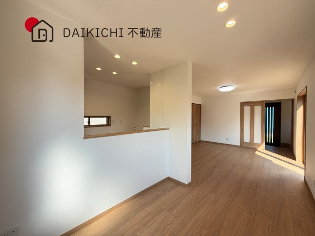 【居間・リビング】 | 久喜市吉羽第7期　ワイウッドコート　新築戸建　全6棟　5号棟
